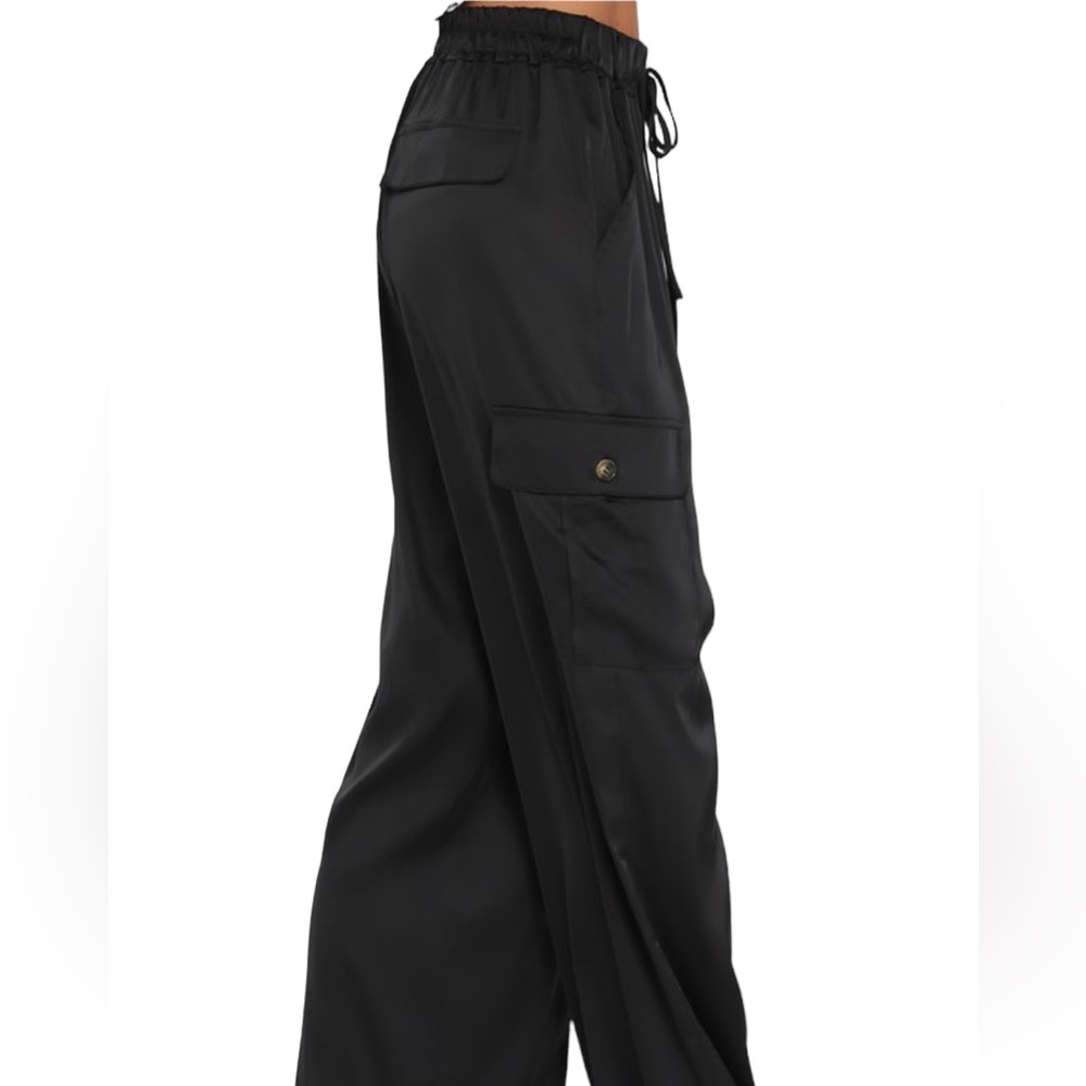 Black High Waisted Cargo W/Pockets Pants NWT - (#0103) - Picture 3 of 6